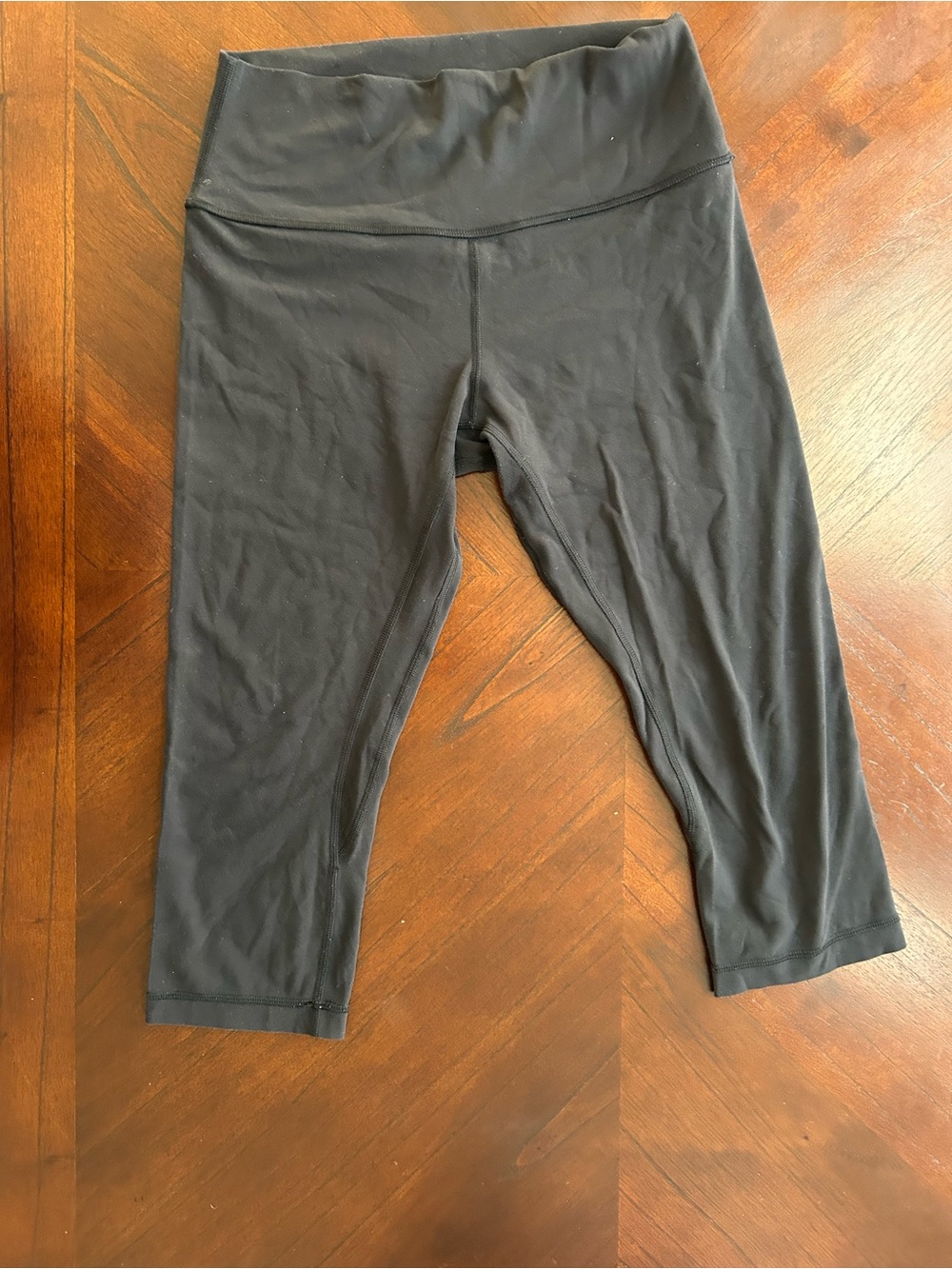 lululemon athletica Black Capri Leggings with Wide Waistband size 8